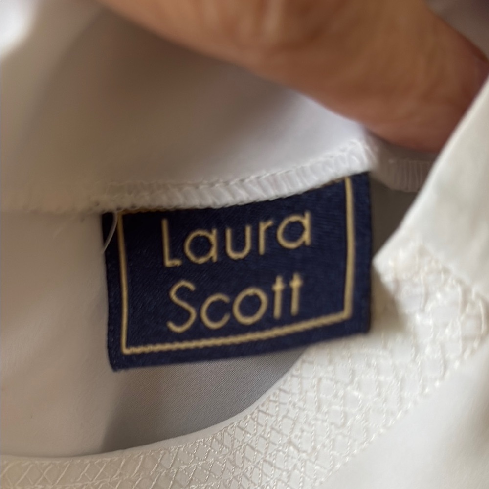 Vintage Laura Scott White Embroidered Blouse - Picture 8 of 9
